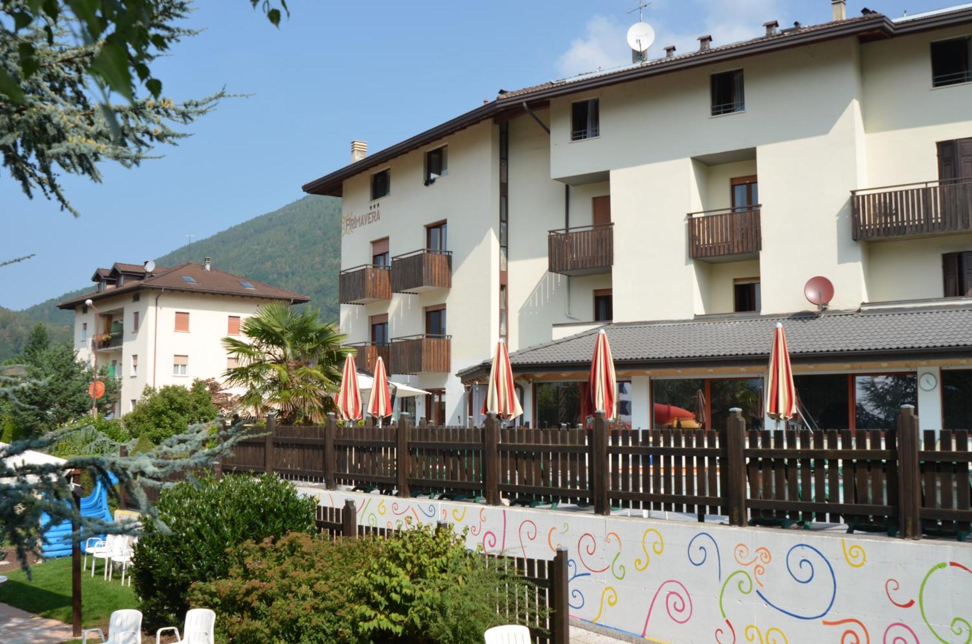 Family Hotel Primavera Levico Terme Ngoại thất bức ảnh