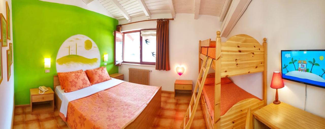 Family Hotel Primavera Levico Terme Ngoại thất bức ảnh